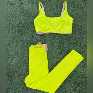 ✨Fabletics Mesh Me Activewear Set in Limelight Top M Bottom S